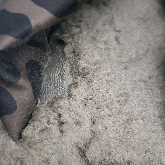 UGG LEOPARD LUSHETTE SLIDE SHEARLING SATIN PUFFER SANDALS - Picture 6 of 9